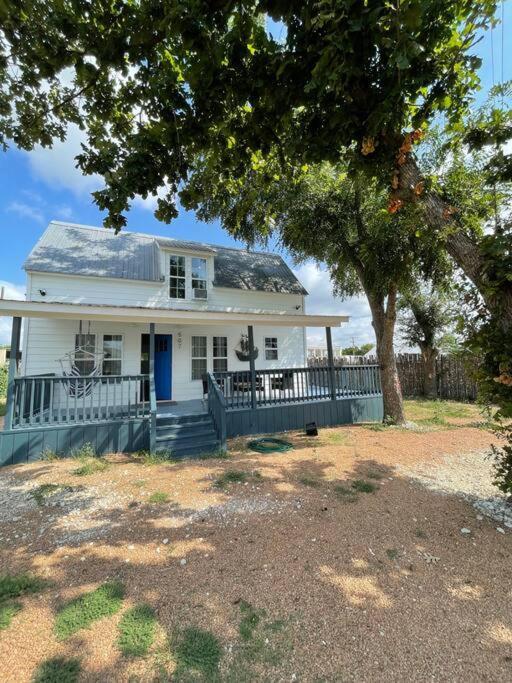 הוילה The Paddock House At Blanco Texas מראה חיצוני תמונה